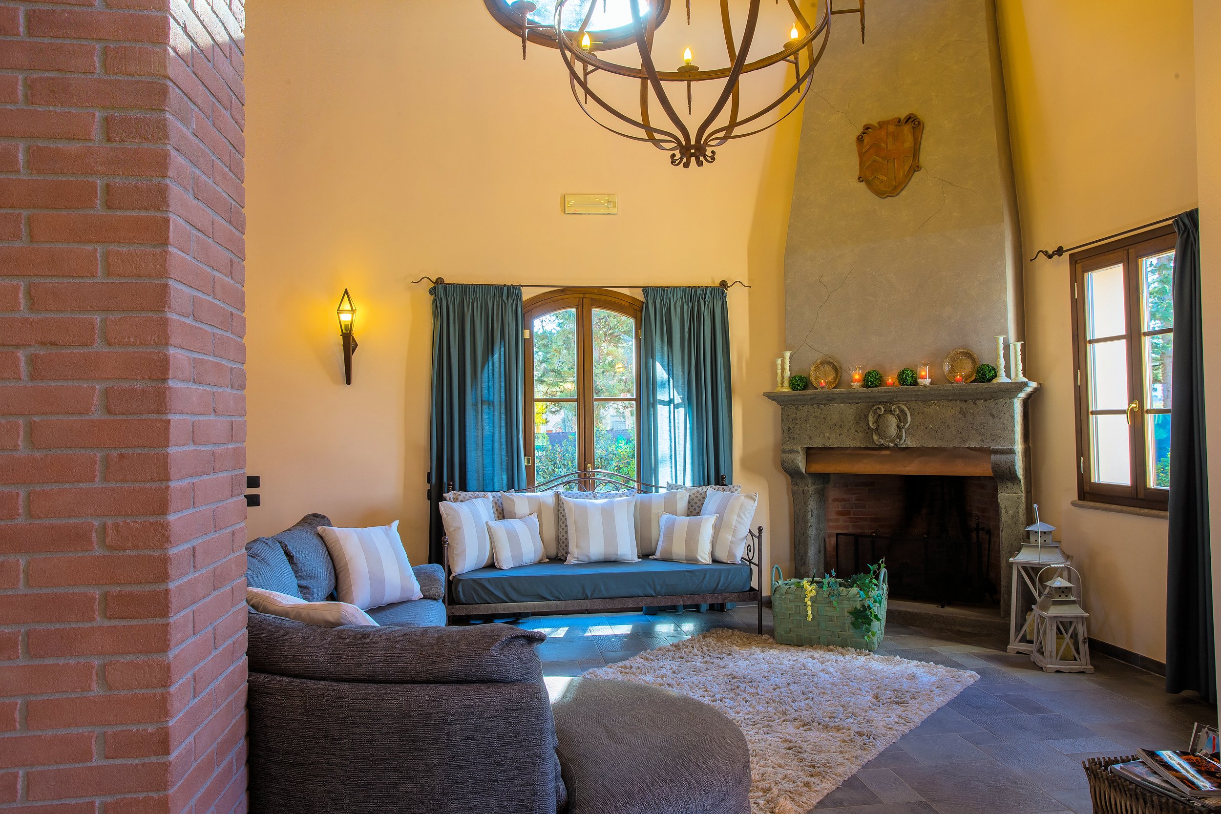 Beautiful tuscan style farmhouse with park and swimming pool in Peccioli