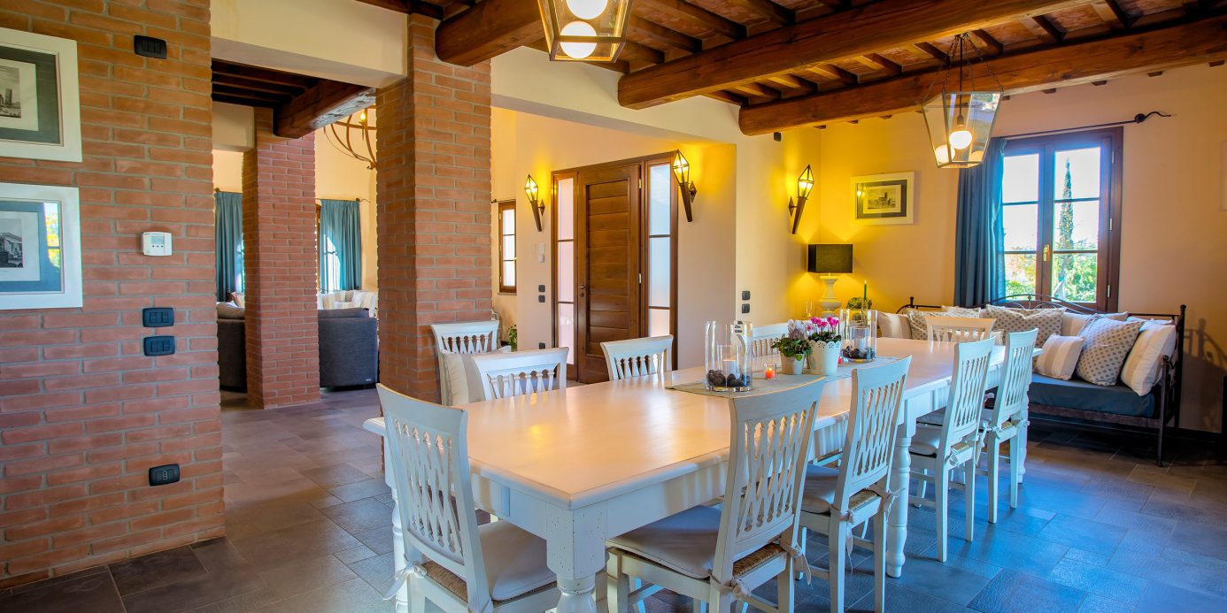 Beautiful tuscan style farmhouse with park and swimming pool in Peccioli