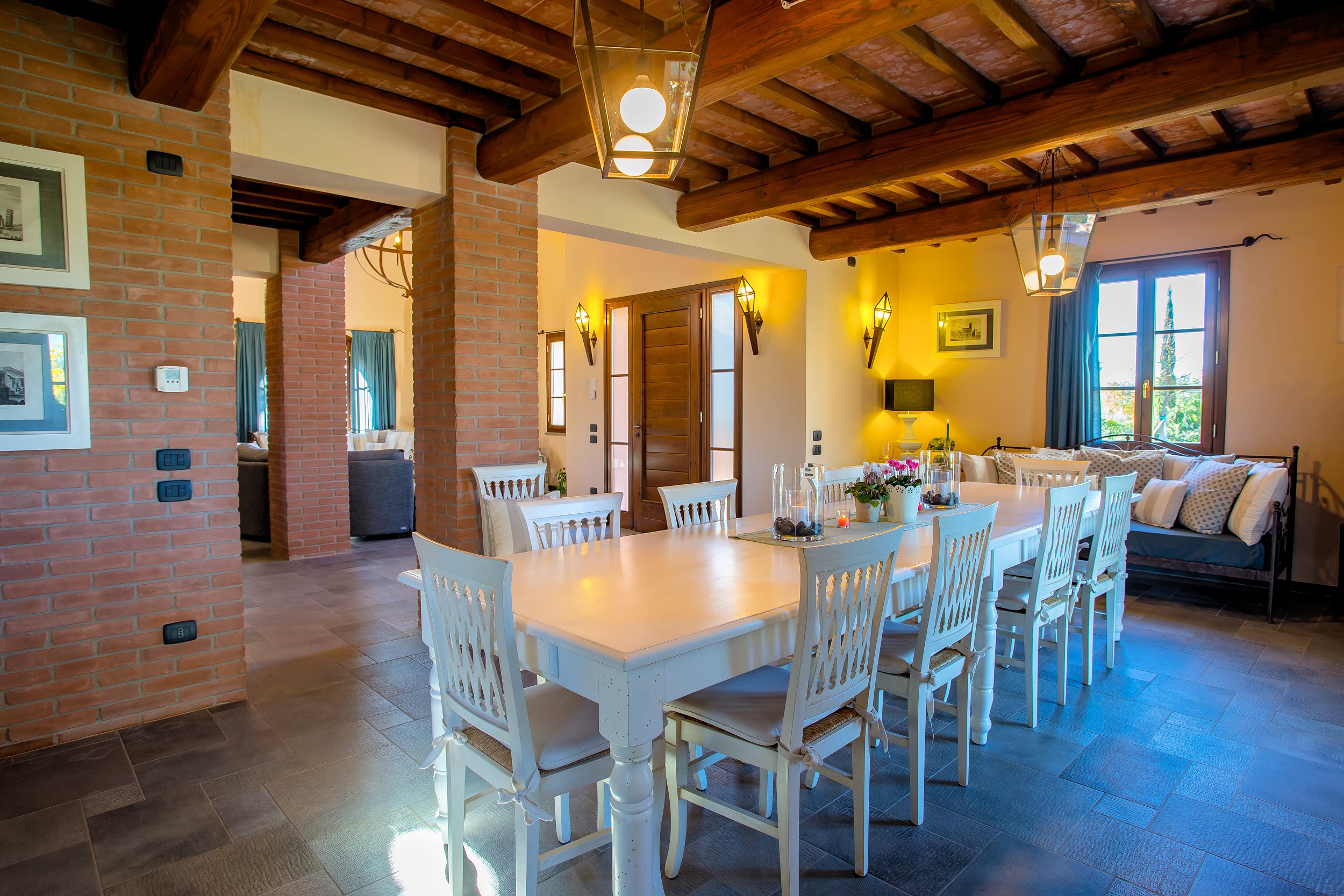 Beautiful tuscan style farmhouse with park and swimming pool in Peccioli
