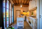 Beautiful tuscan style farmhouse with park and swimming pool in Peccioli