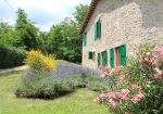 Farmhouse with dependance, land and swimming pool for sale in Amandola, Fermo, Marche