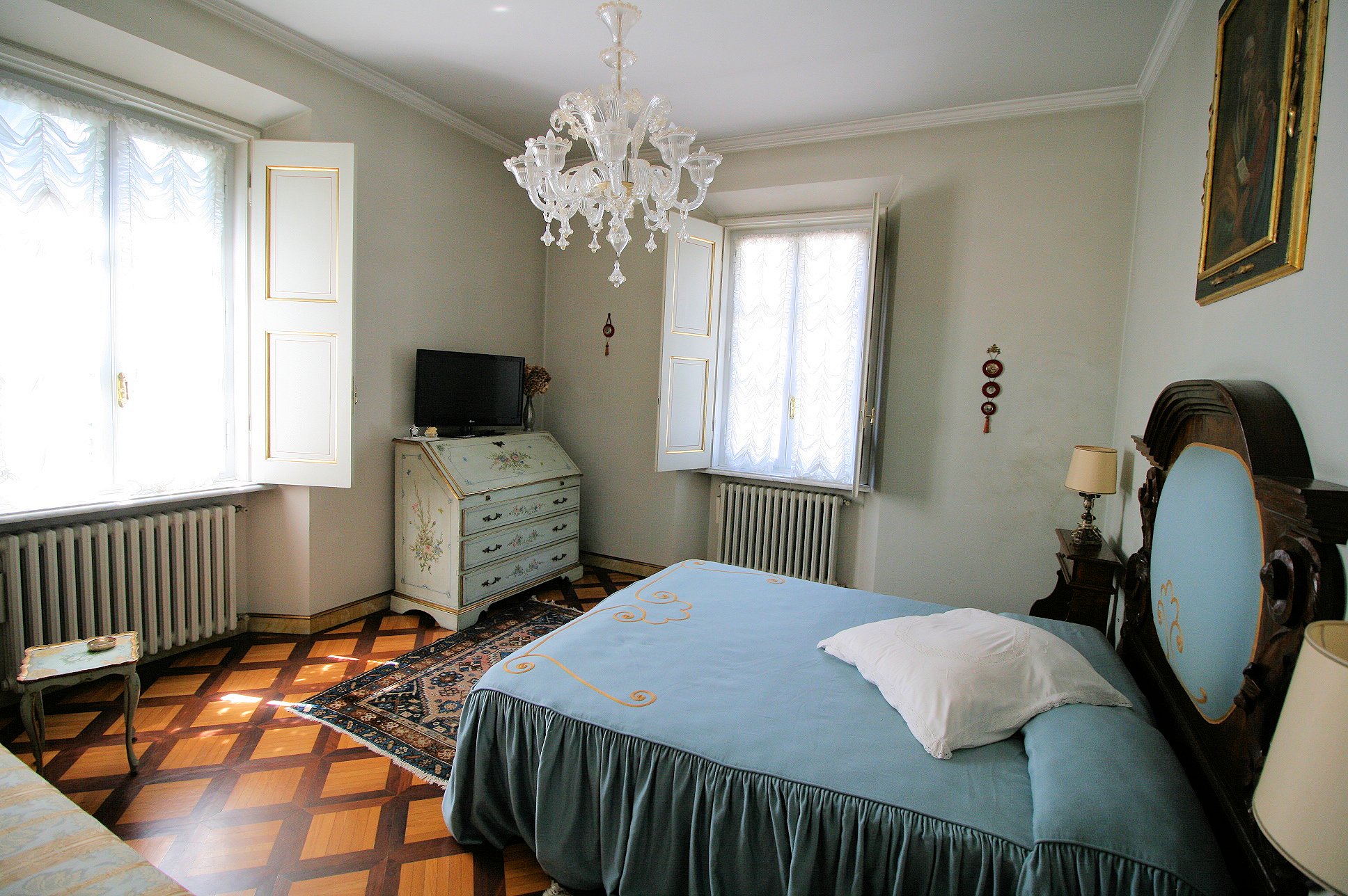 Large real estate complex with Bagni di Lucca park