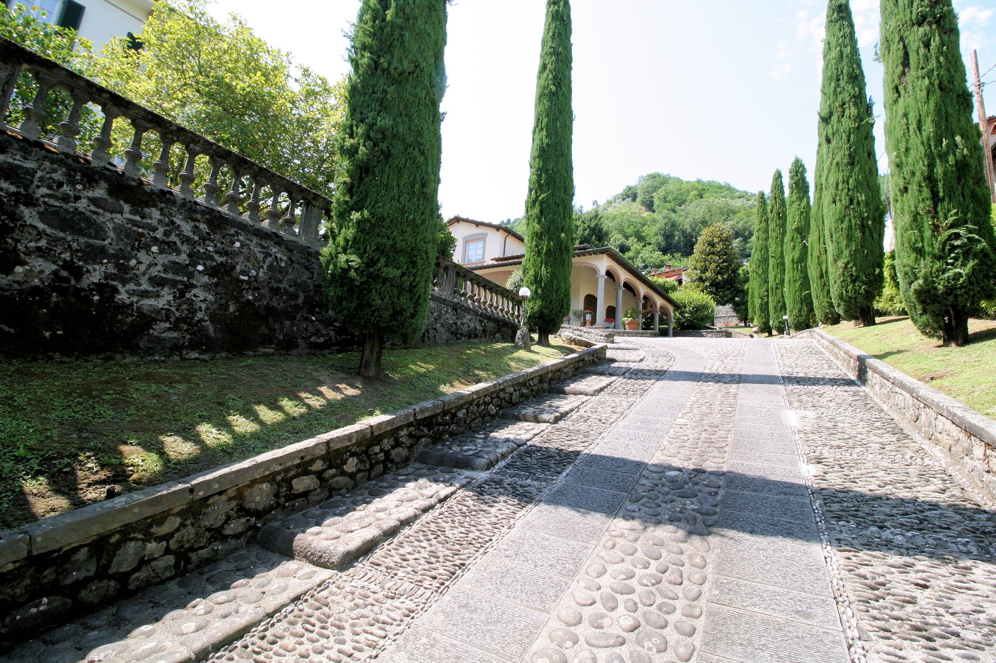Large real estate complex with Bagni di Lucca park