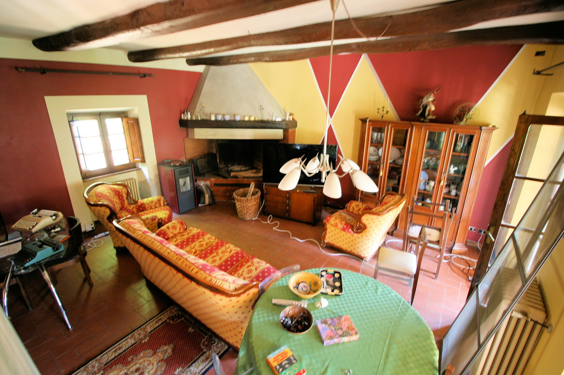 Farmhouse with park, swimming pool in a panoramic position in Buggiano