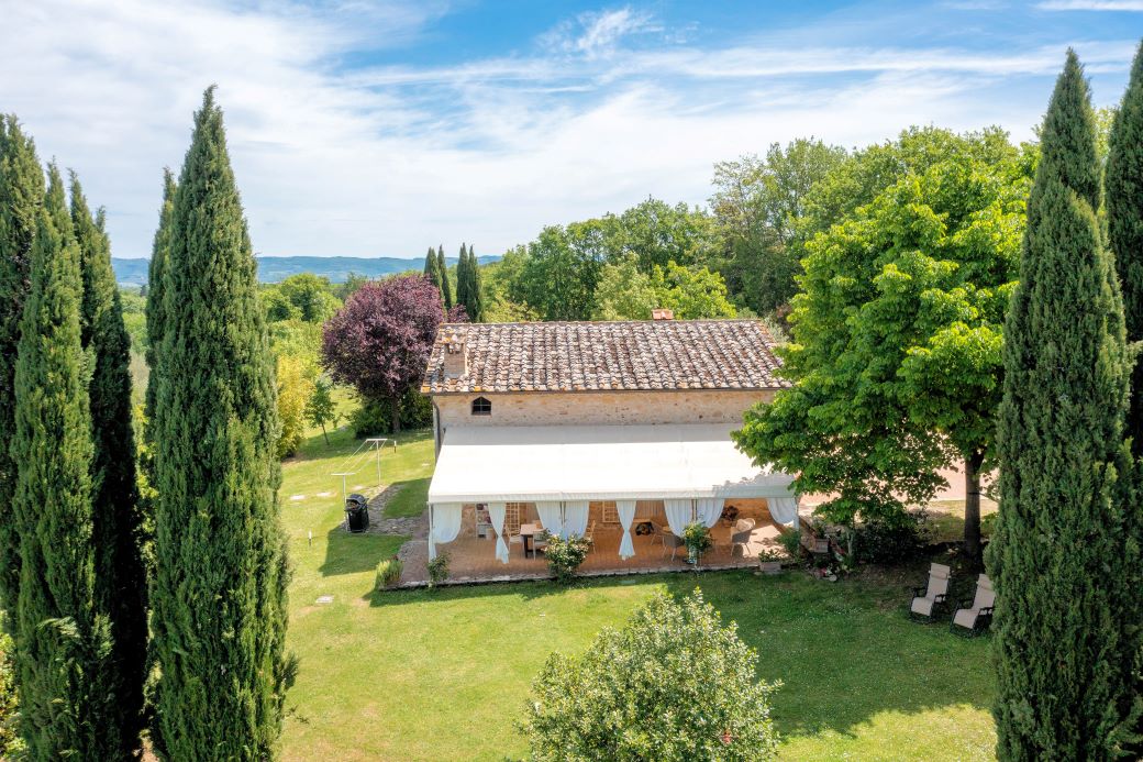 Completely renovated Tuscan style farmhouse Monteriggioni