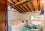 Completely renovated Tuscan style farmhouse Monteriggioni