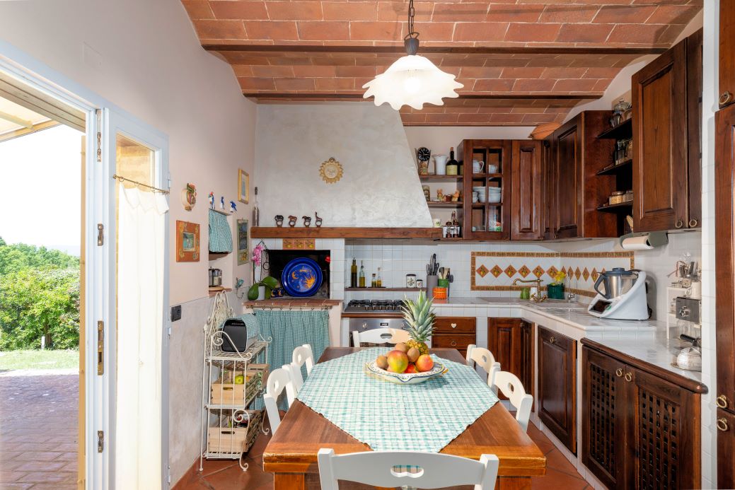 Completely renovated Tuscan style farmhouse Monteriggioni