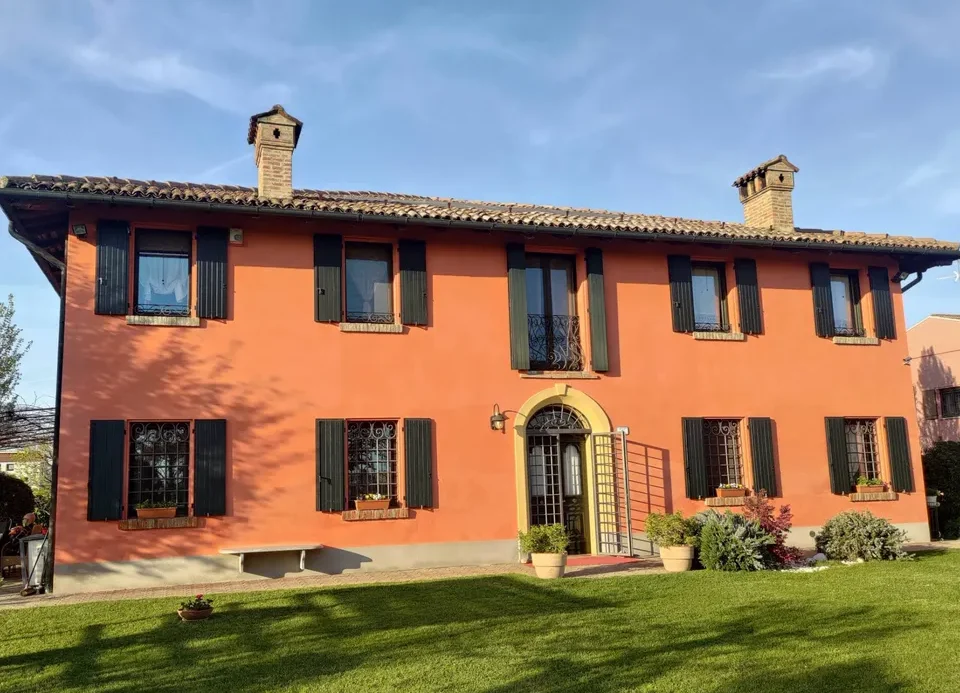 Historical villa for sale in San Giorgio di Piano