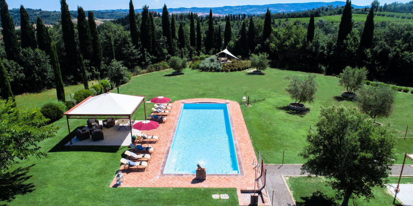 Beautiful tuscan style farmhouse with park and swimming pool in Peccioli