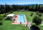 Beautiful tuscan style farmhouse with park and swimming pool in Peccioli