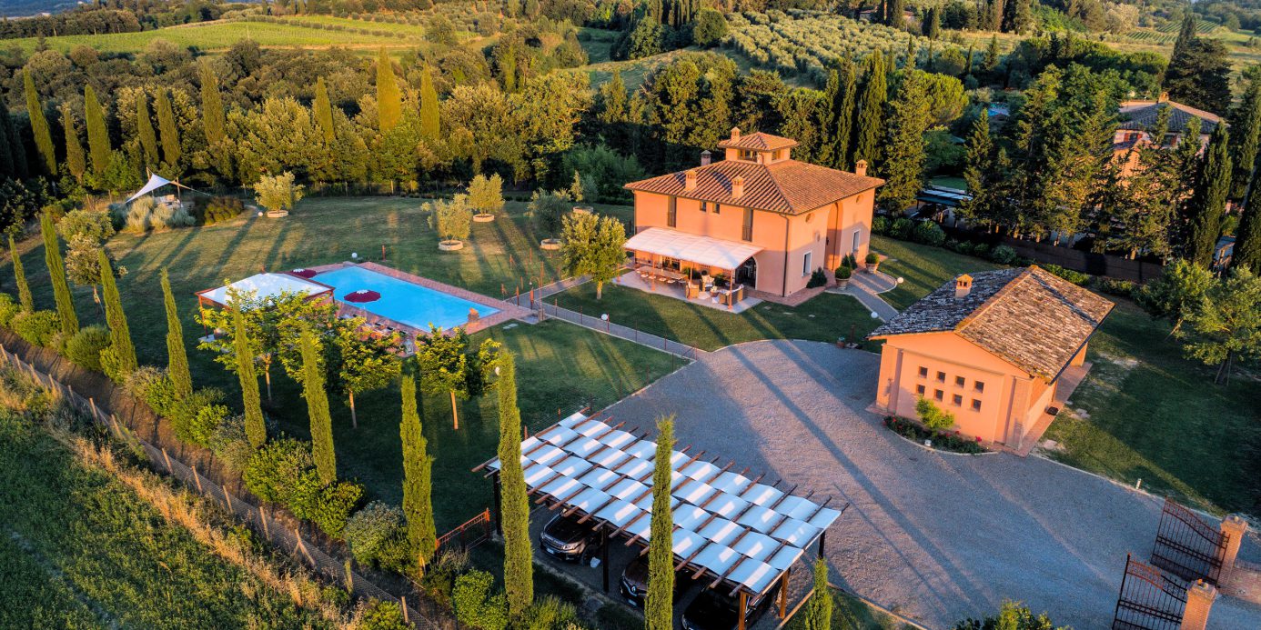 Beautiful tuscan style farmhouse with park and swimming pool in Peccioli