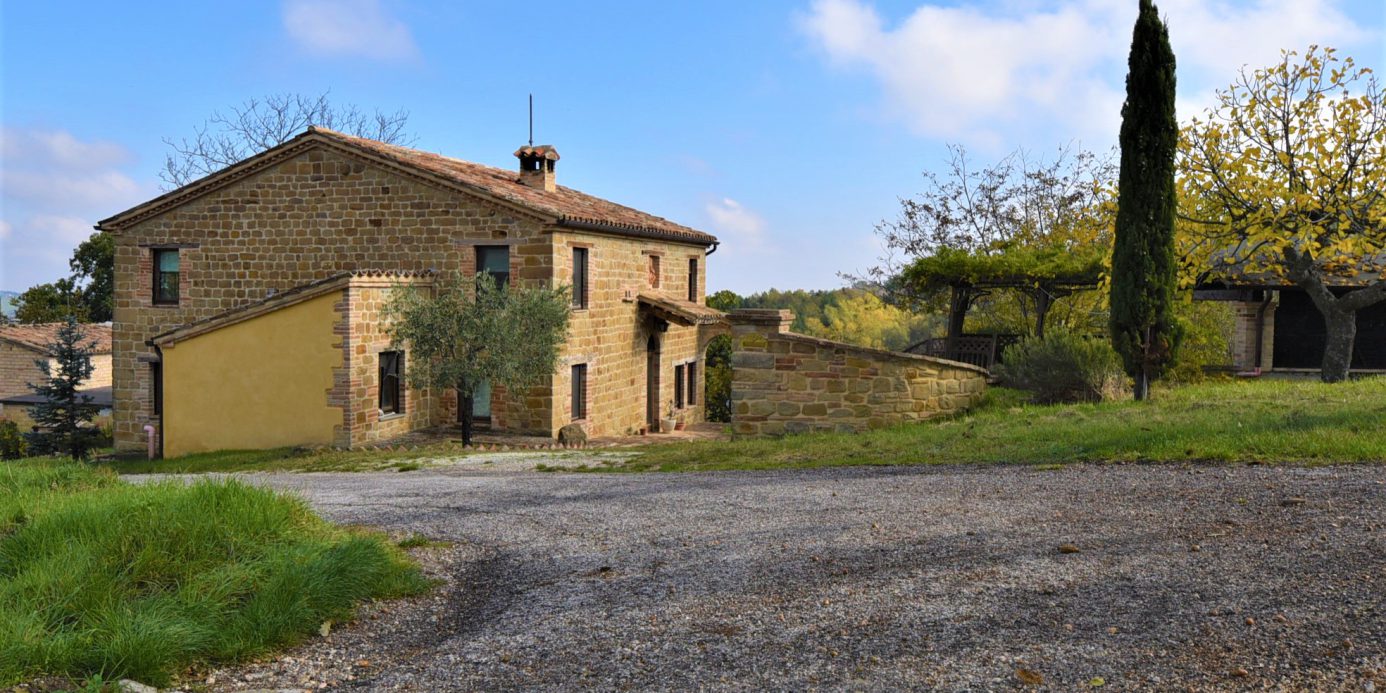 Casale Santa Maria , excellently restored for sale in Gualdo