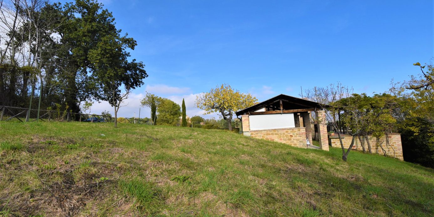 Casale Santa Maria , excellently restored for sale in Gualdo