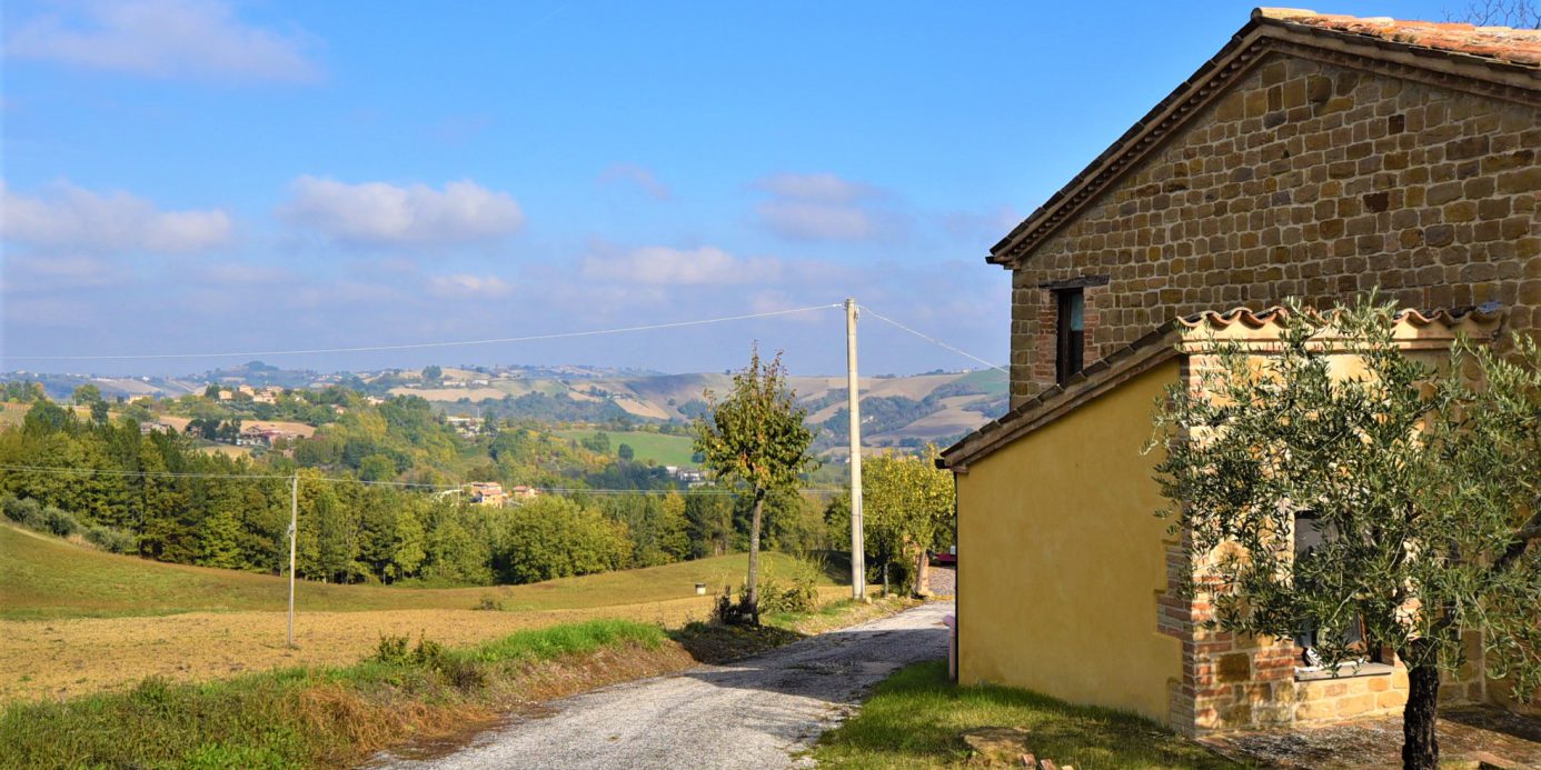 Casale Santa Maria , excellently restored for sale in Gualdo