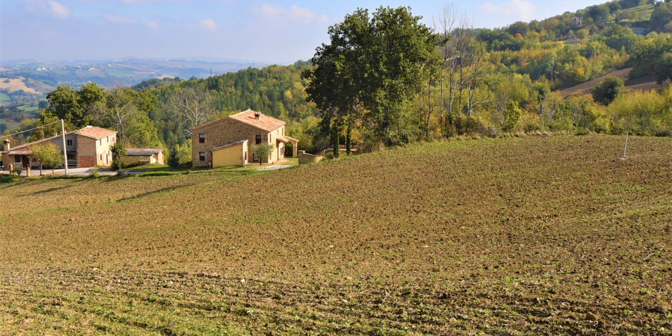 Casale Santa Maria , excellently restored for sale in Gualdo