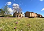 House ” Belvedere” with private land, partly buildable , for sale in Gualdo (Mc) Marche , Italy