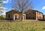 House ” Belvedere” with private land, partly buildable , for sale in Gualdo (Mc) Marche , Italy