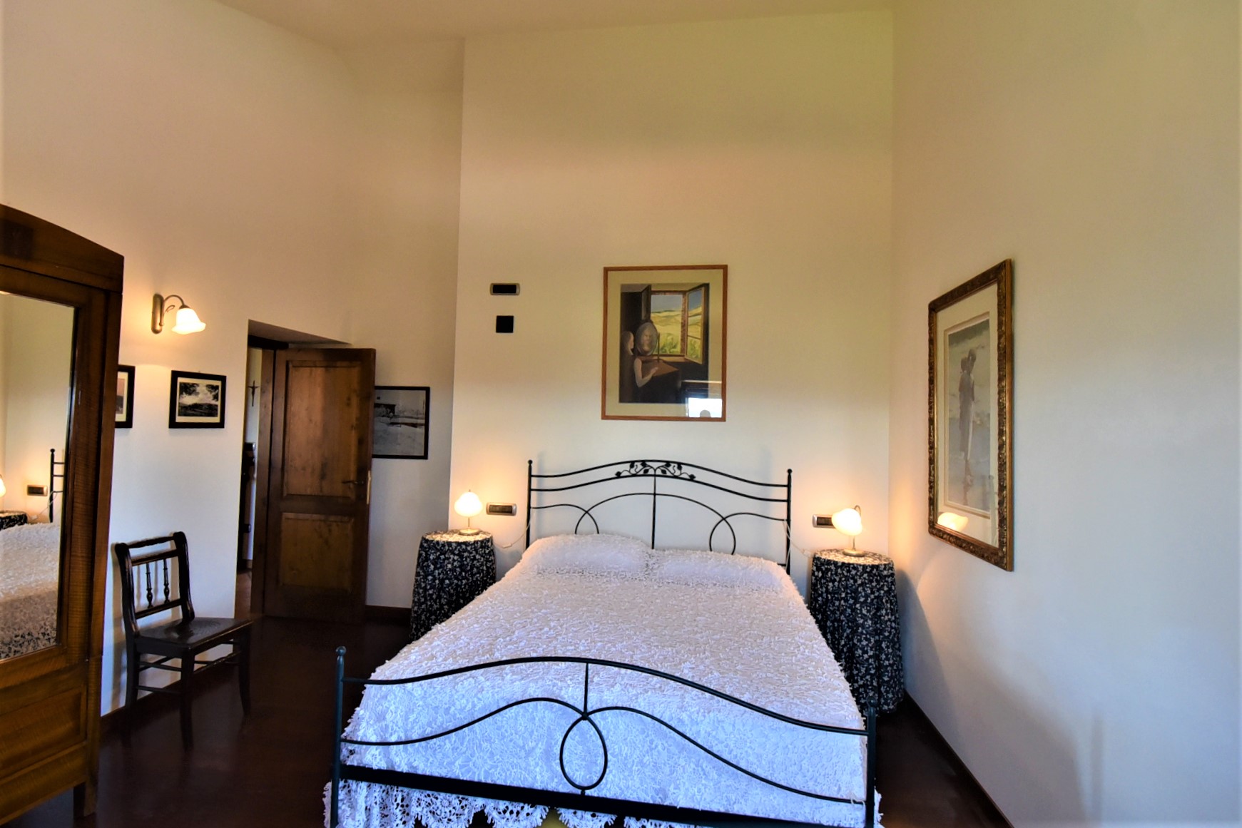 House ” Belvedere” with private land, partly buildable , for sale in Gualdo (Mc) Marche , Italy