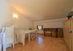 Farmhouse with adjoining land and storage accessory, for sale in Montappone, Fermo, Marche, Italy.