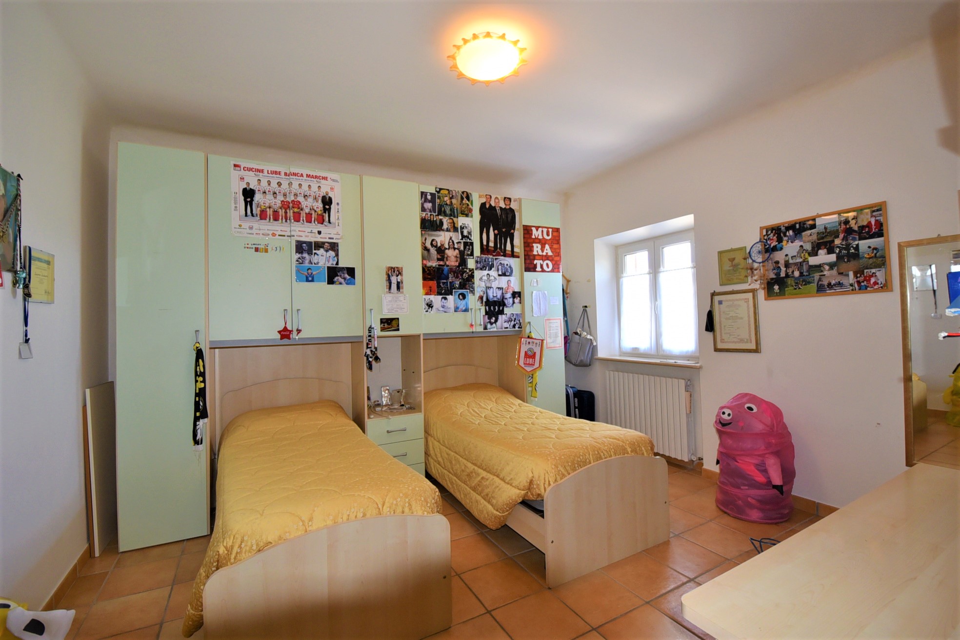 Farmhouse with adjoining land and storage accessory, for sale in Montappone, Fermo, Marche, Italy.