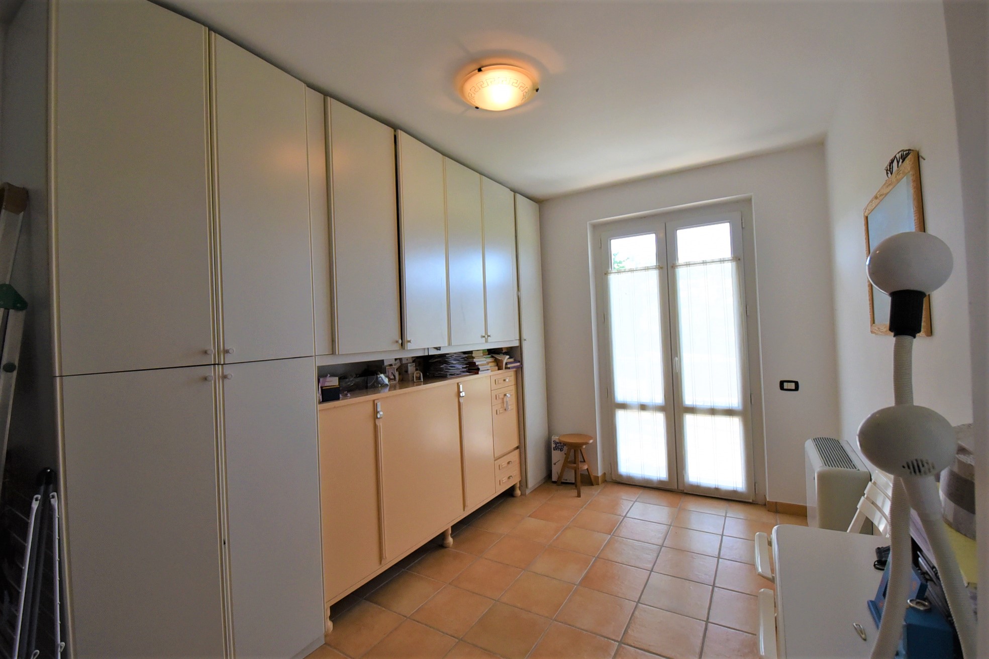 Farmhouse with adjoining land and storage accessory, for sale in Montappone, Fermo, Marche, Italy.