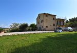 Farmhouse with adjoining land and storage accessory, for sale in Montappone, Fermo, Marche, Italy.