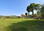 Farmhouse with adjoining land and storage accessory, for sale in Montappone, Fermo, Marche, Italy.