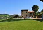 Farmhouse with adjoining land and storage accessory, for sale in Montappone, Fermo, Marche, Italy.