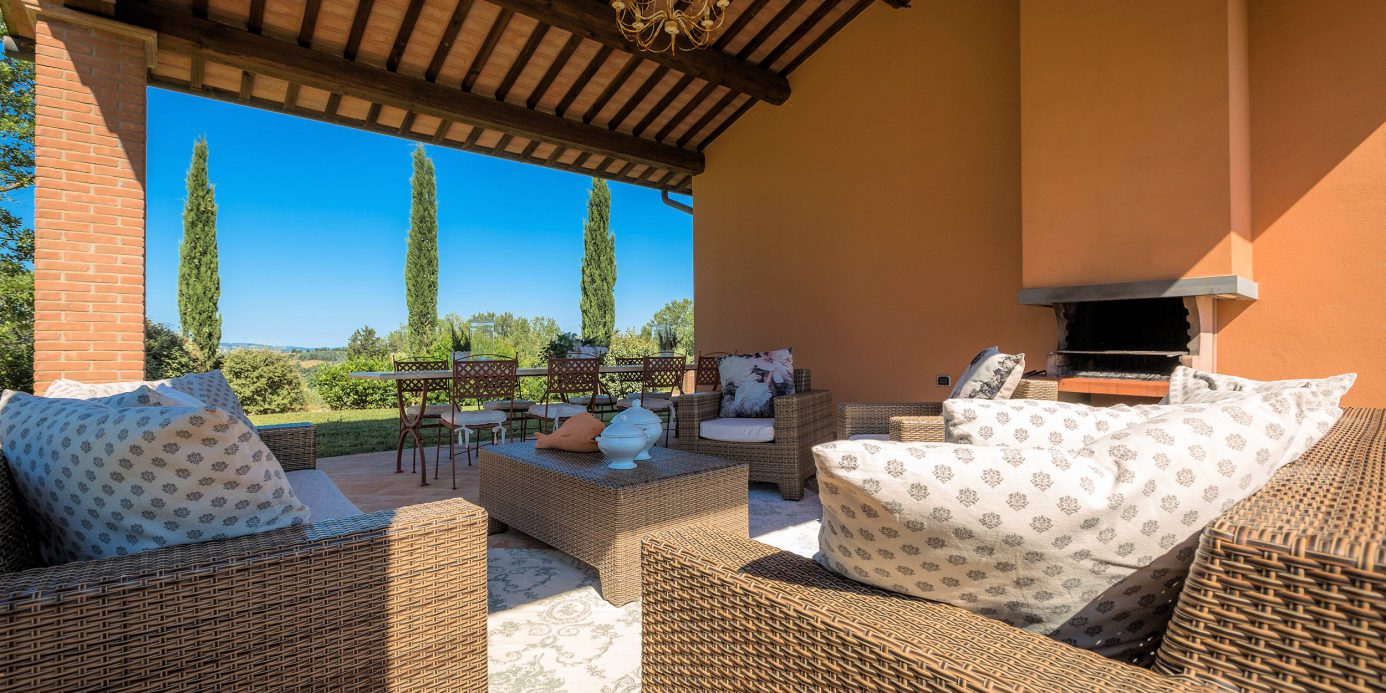 Beautiful tuscan style farmhouse with park and swimming pool in Peccioli