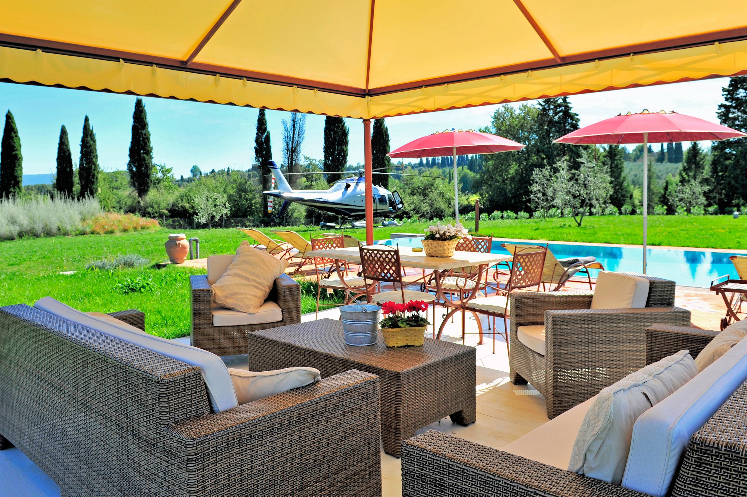 Beautiful tuscan style farmhouse with park and swimming pool in Peccioli