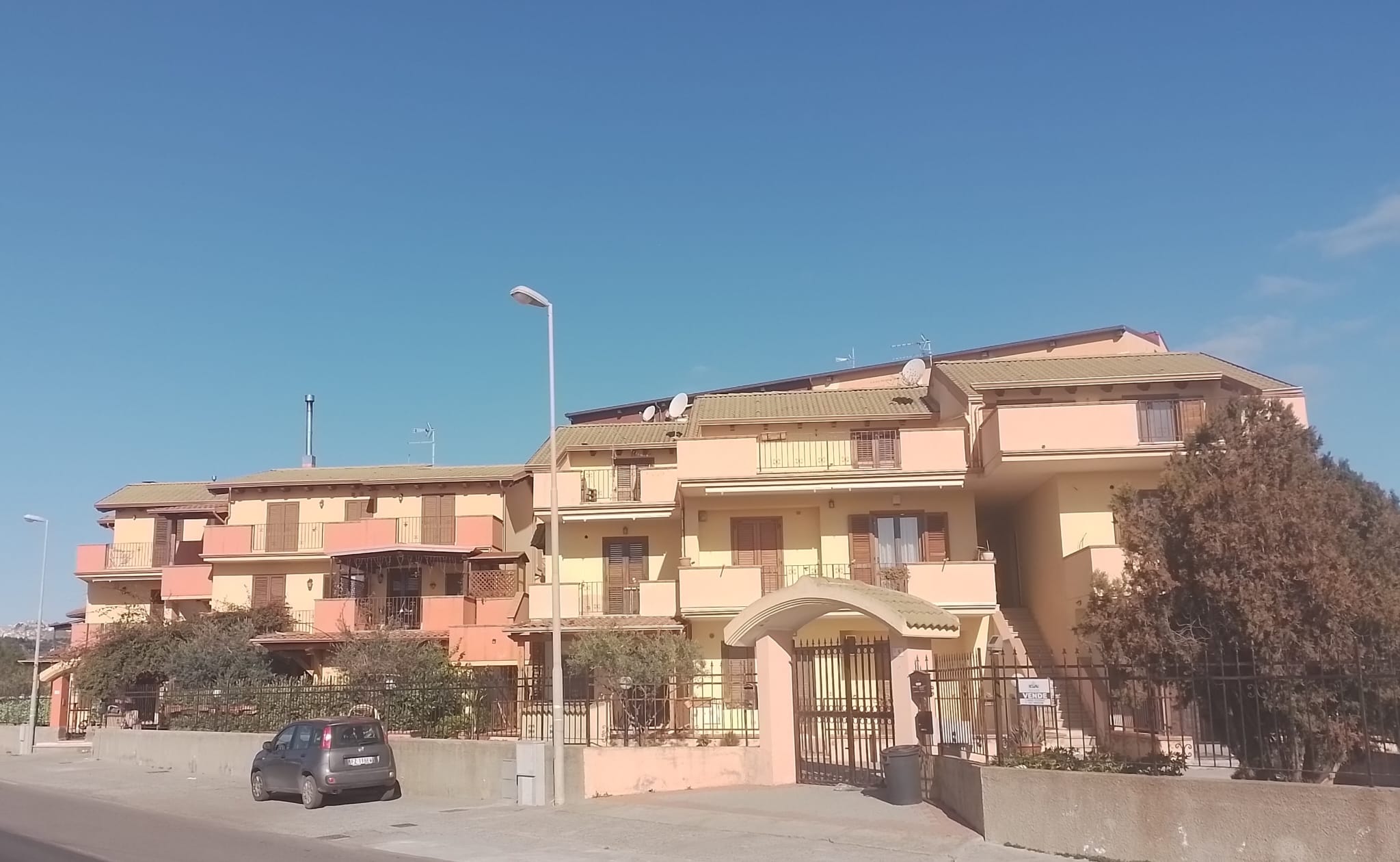 Duplex house sea location