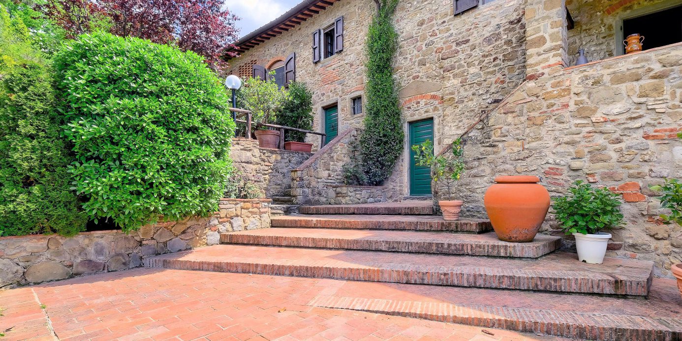 Tuscan style farmhouse with swimming pool park and outbuilding in the panoramic Reggello area