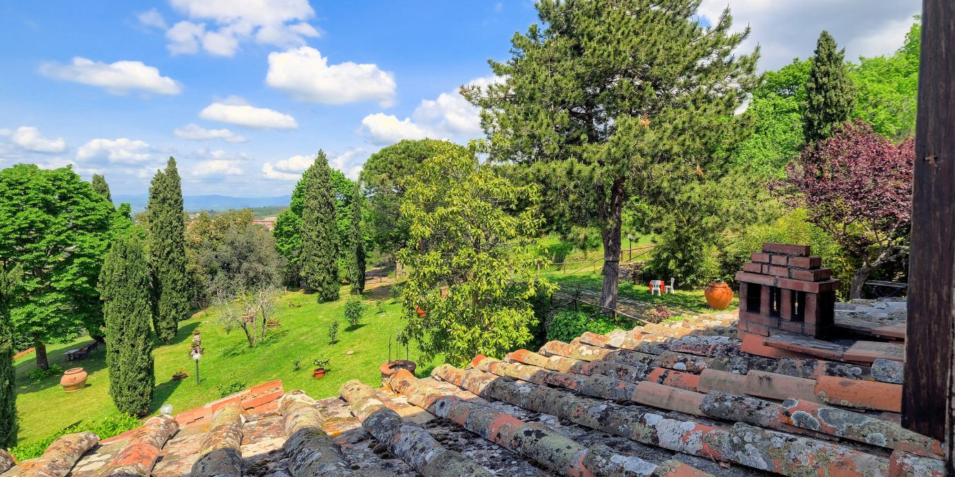 Tuscan style farmhouse with swimming pool park and outbuilding in the panoramic Reggello area