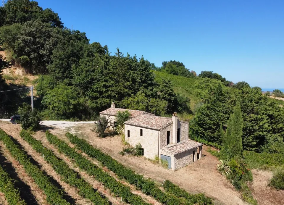 Beautiful farmhouse in Ripatransone, Ascoli Piceno of sale