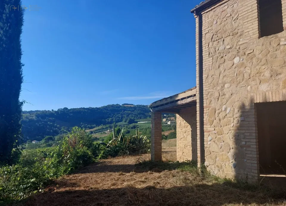 Beautiful farmhouse in Ripatransone, Ascoli Piceno of sale