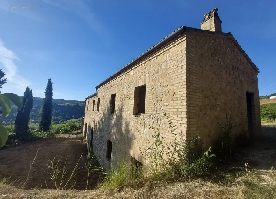 Beautiful farmhouse in Ripatransone, Ascoli Piceno of sale