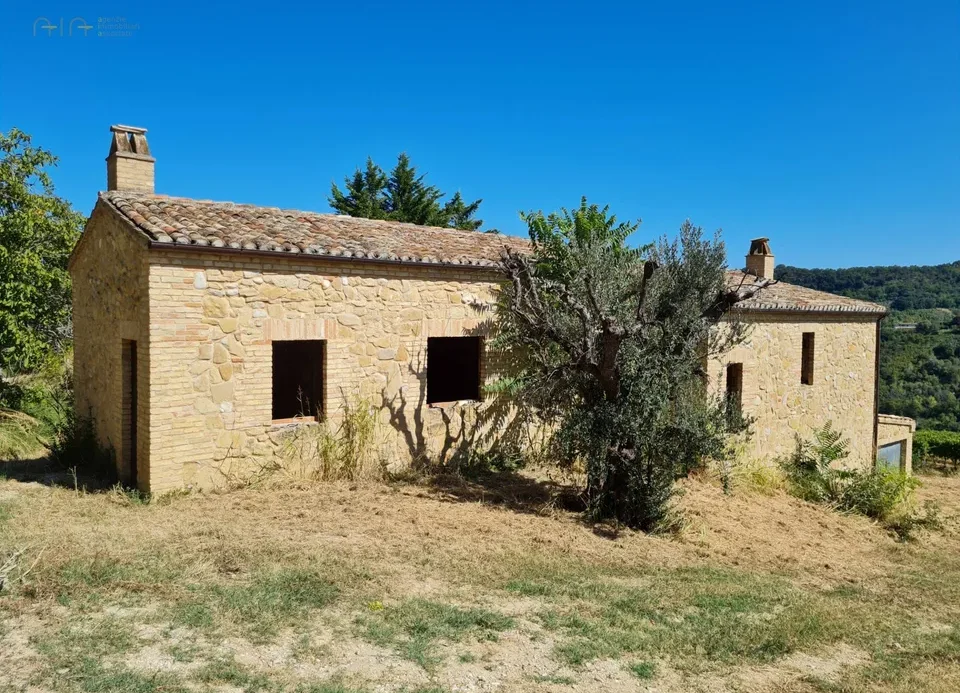 Beautiful farmhouse in Ripatransone, Ascoli Piceno of sale