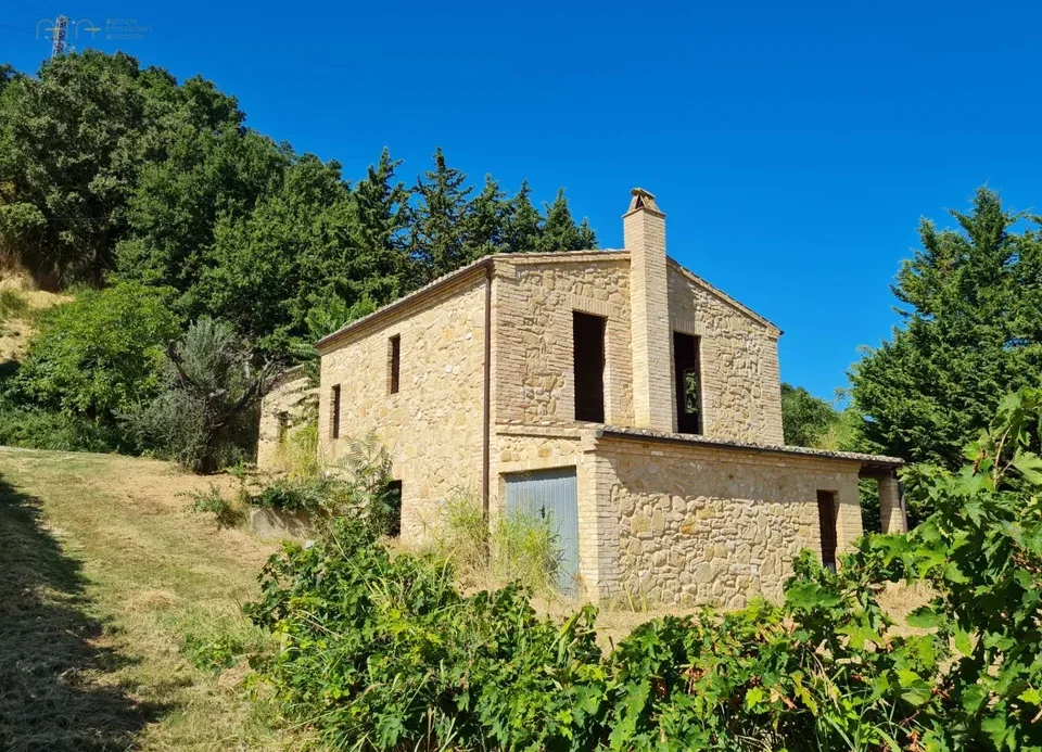 Beautiful farmhouse in Ripatransone, Ascoli Piceno of sale