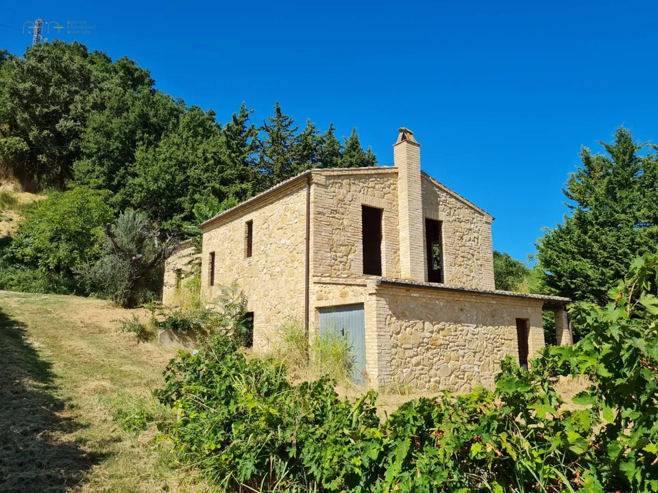 Beautiful farmhouse in Ripatransone, Ascoli Piceno of sale