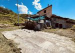 Detached house with garden and car parking