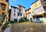 House overlooking an ancient courtyard in the center of Ormea