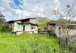 Detached house with 6500 m2 of agricultural land