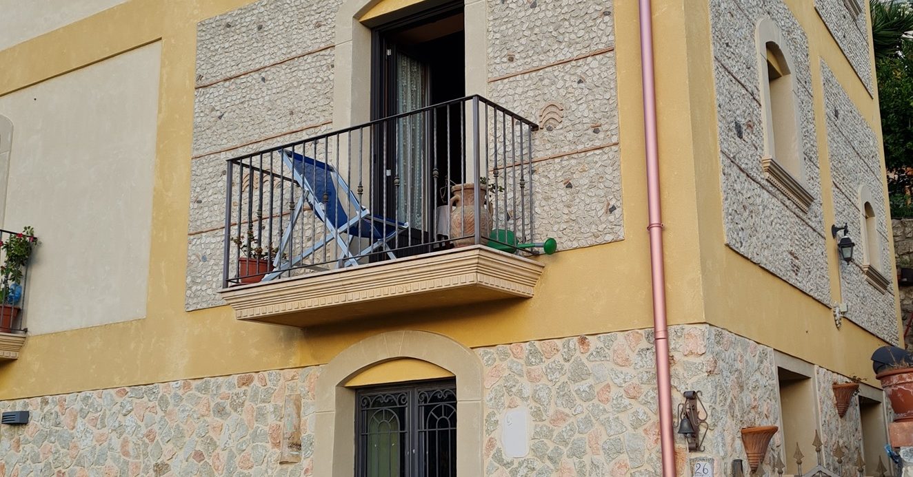 Seaview House for Sale Calabria Italy