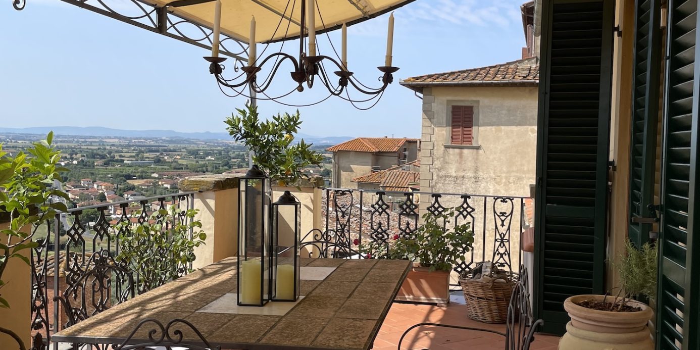 Apartment in Historic Building with Large Panoramic Terrace