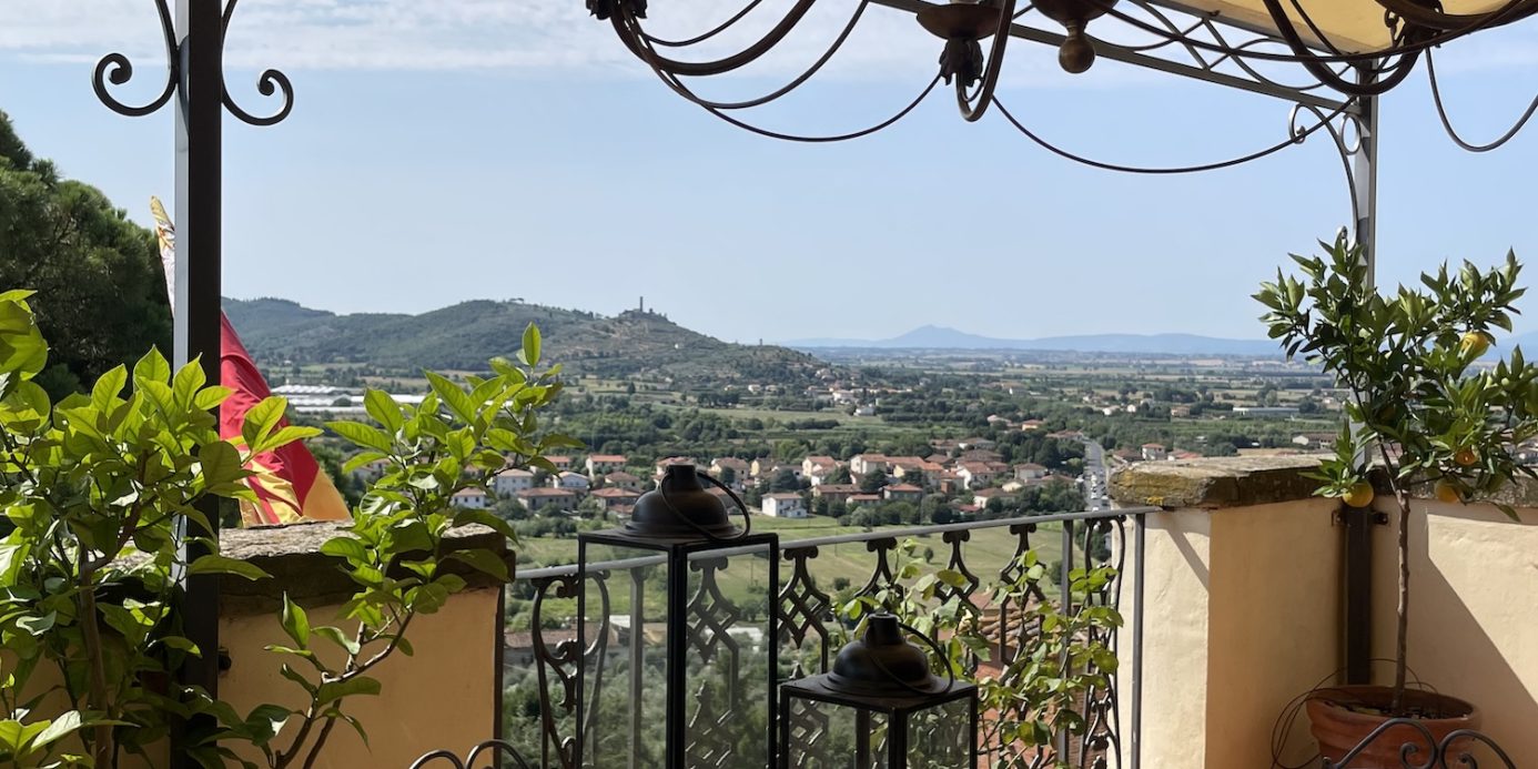 Apartment in Historic Building with Large Panoramic Terrace