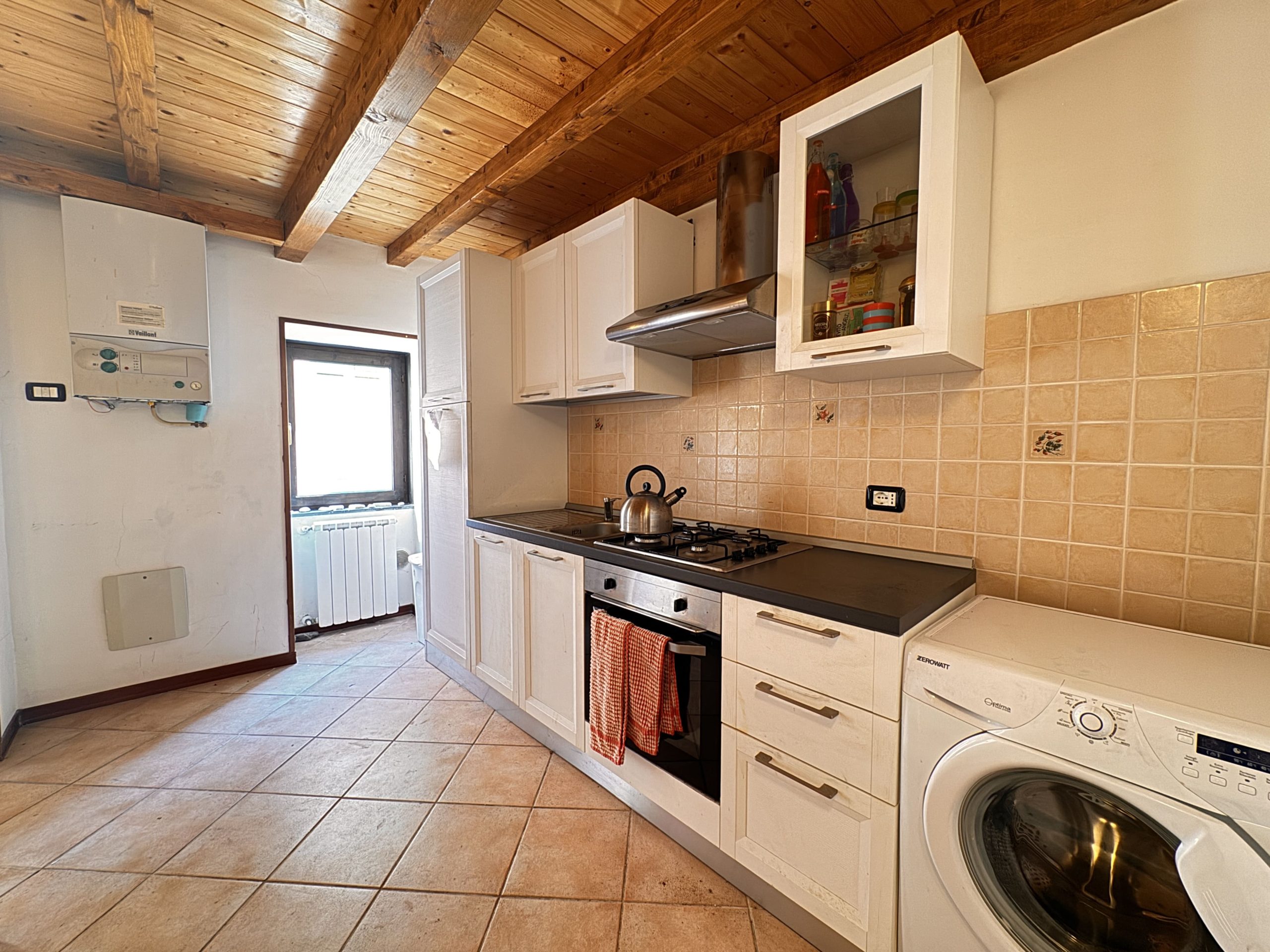 House in perfect conditions with terrace