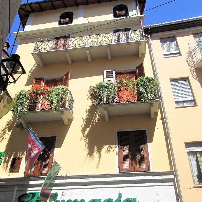 Large renovated apartment in Via Roma