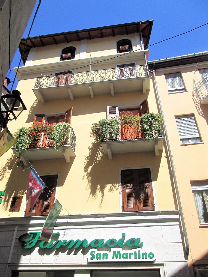 Large renovated apartment in Via Roma