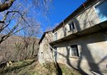 Detached rustic house with 19,000 m2 of land