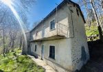 Detached rustic house with 19,000 m2 of land